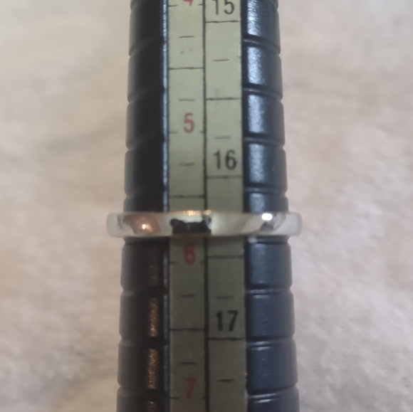 New women's red size 5 3/4 ring - Picture 4 of 6